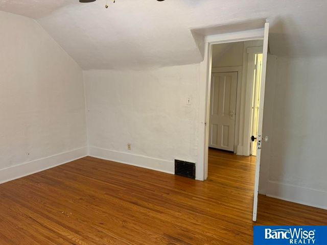 211 S 29th Street, Lincoln, NE 68510