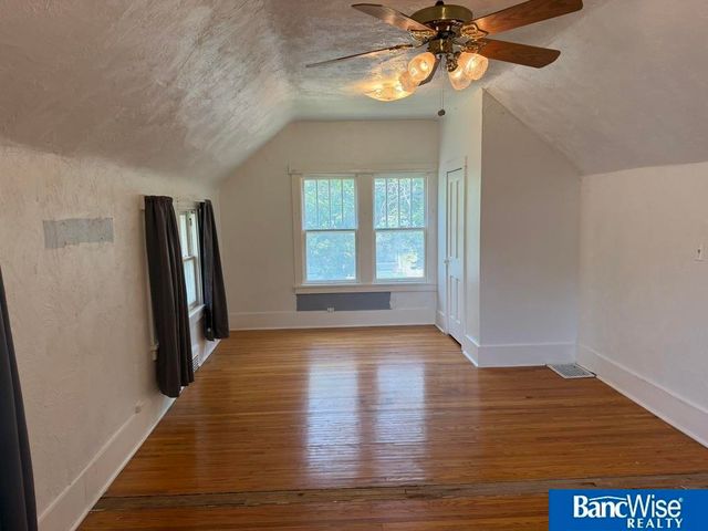 211 S 29th Street, Lincoln, NE 68510