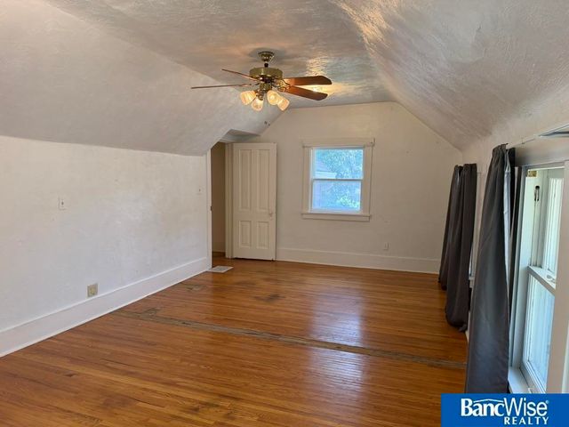 211 S 29th Street, Lincoln, NE 68510
