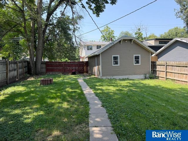 211 S 29th Street, Lincoln, NE 68510
