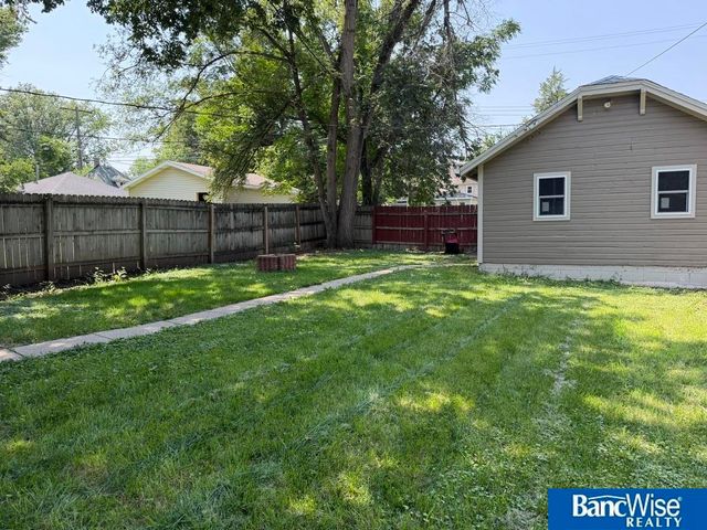 211 S 29th Street, Lincoln, NE 68510