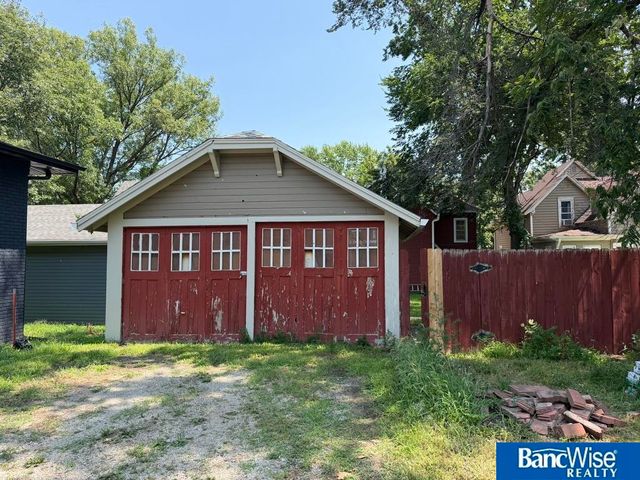 211 S 29th Street, Lincoln, NE 68510