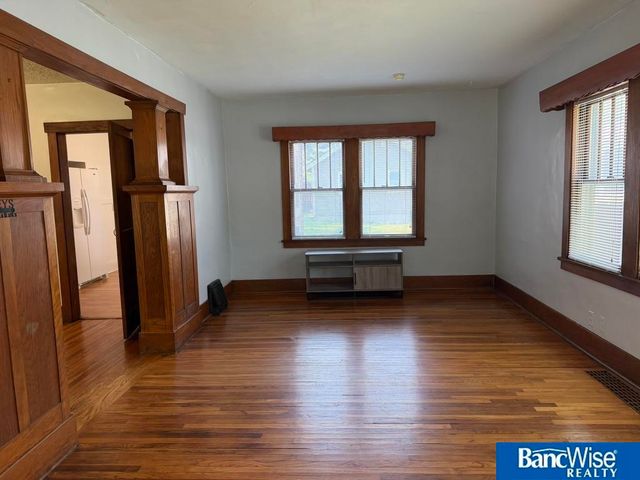 211 S 29th Street, Lincoln, NE 68510