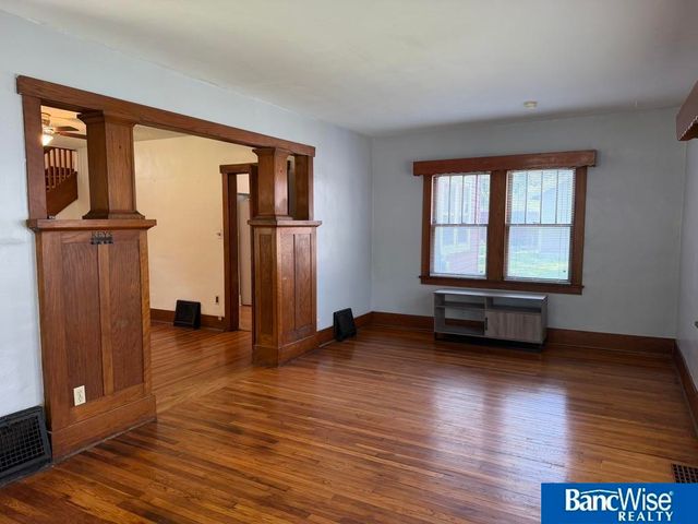 211 S 29th Street, Lincoln, NE 68510