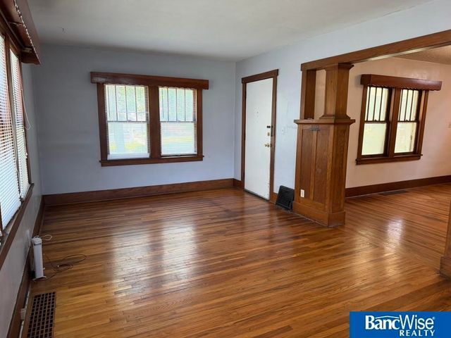 211 S 29th Street, Lincoln, NE 68510