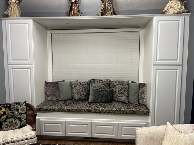 4171 Linden Circle, North Olmsted, OH 44070