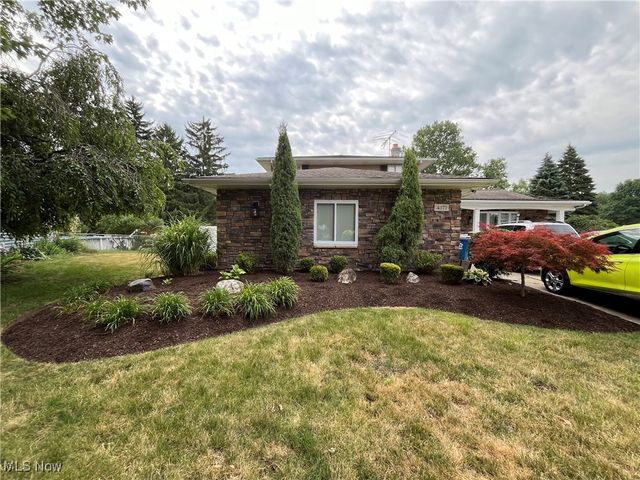 4171 Linden Circle, North Olmsted, OH 44070