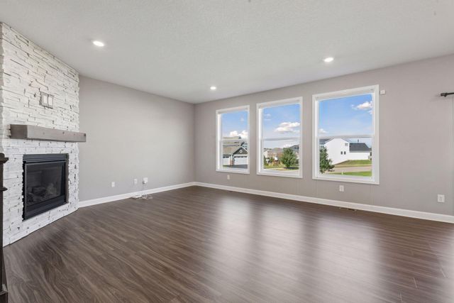 1590 Hackamore Drive, Victoria, MN 55386