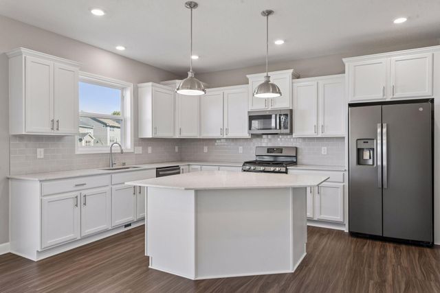 1590 Hackamore Drive, Victoria, MN 55386
