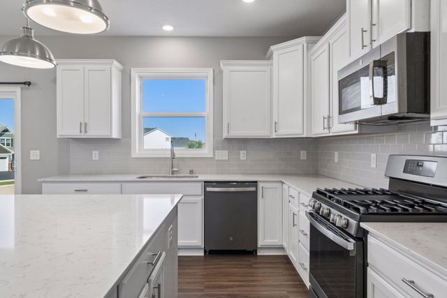 1590 Hackamore Drive, Victoria, MN 55386