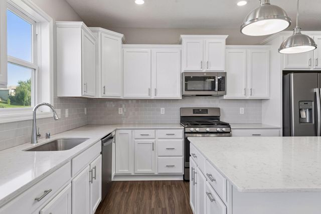 1590 Hackamore Drive, Victoria, MN 55386