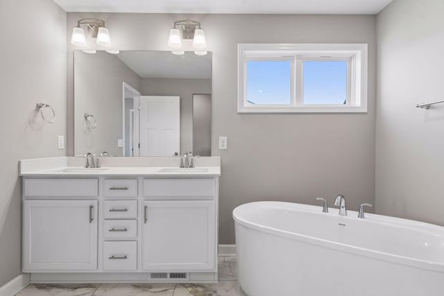 1590 Hackamore Drive, Victoria, MN 55386