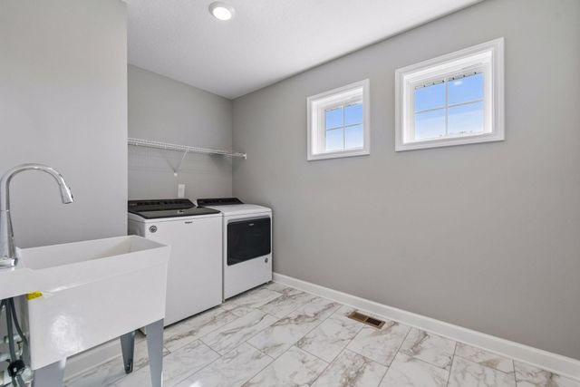 1590 Hackamore Drive, Victoria, MN 55386