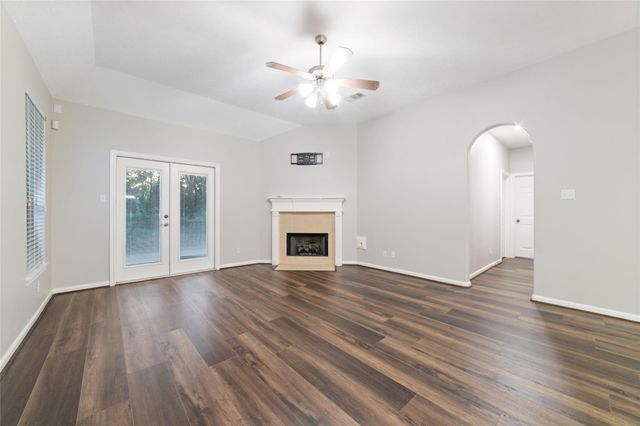 3520 White Oak Point Drive, Conroe, TX 77304
