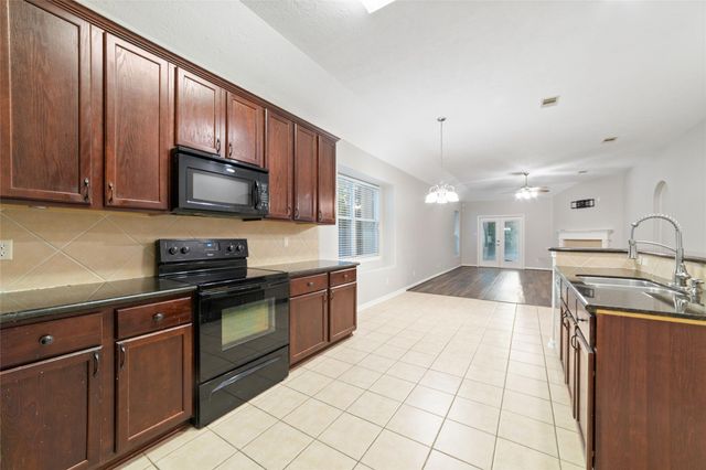 3520 White Oak Point Drive, Conroe, TX 77304