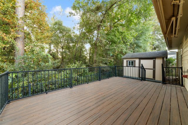 3520 White Oak Point Drive, Conroe, TX 77304