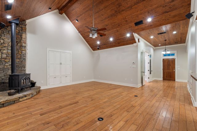 119 College Street, Farmersville, TX 75442