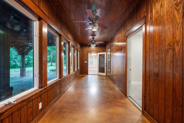 119 College Street, Farmersville, TX 75442