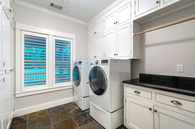 119 College Street, Farmersville, TX 75442
