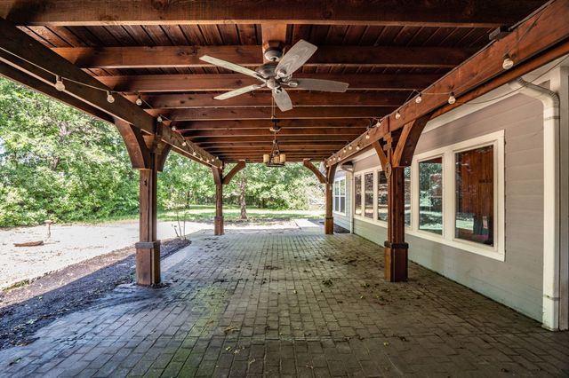 119 College Street, Farmersville, TX 75442