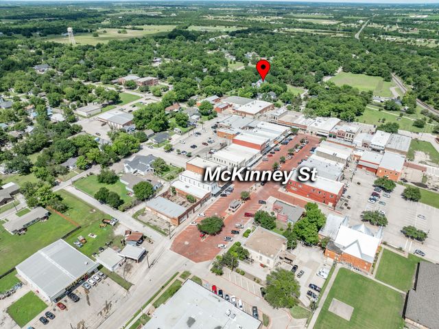 119 College Street, Farmersville, TX 75442