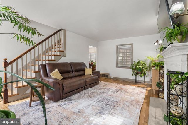 8 GEORGETOWN RD, Carneys Point, NJ 08069