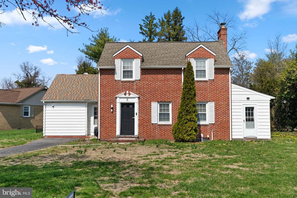 8 GEORGETOWN RD, Carneys Point, NJ 08069