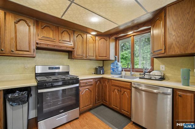 1227 Ringwood Avenue, Pompton Lakes, NJ 07442