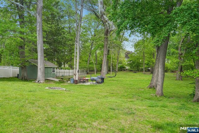 1227 Ringwood Avenue, Pompton Lakes, NJ 07442