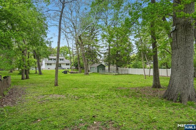 1227 Ringwood Avenue, Pompton Lakes, NJ 07442