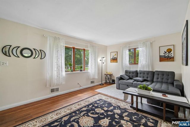 1227 Ringwood Avenue, Pompton Lakes, NJ 07442
