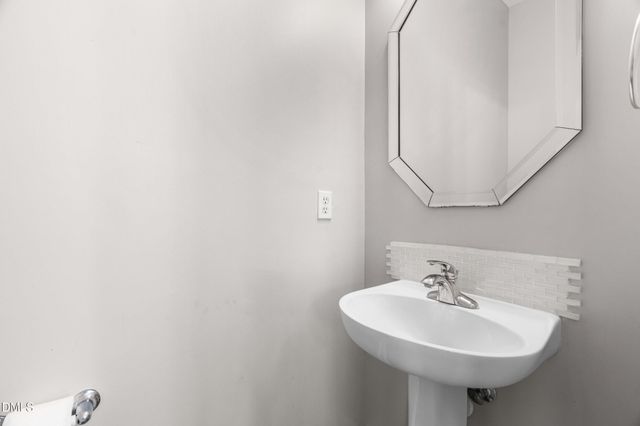 6924 Jeffreys Creek Lane, Raleigh, NC 27616