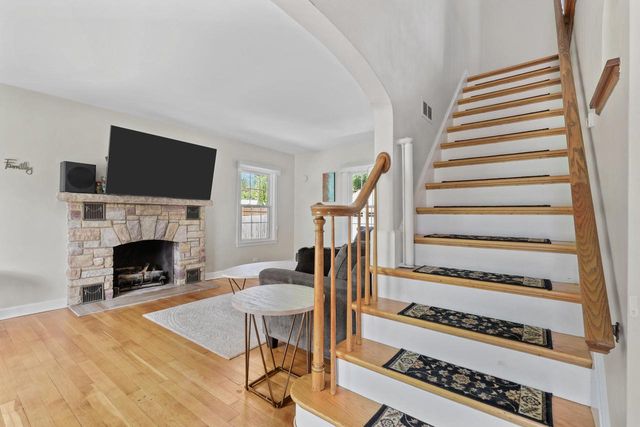 129 S Jackson STREET, Elkhorn, WI 53121