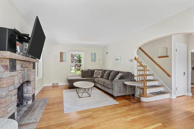 129 S Jackson STREET, Elkhorn, WI 53121