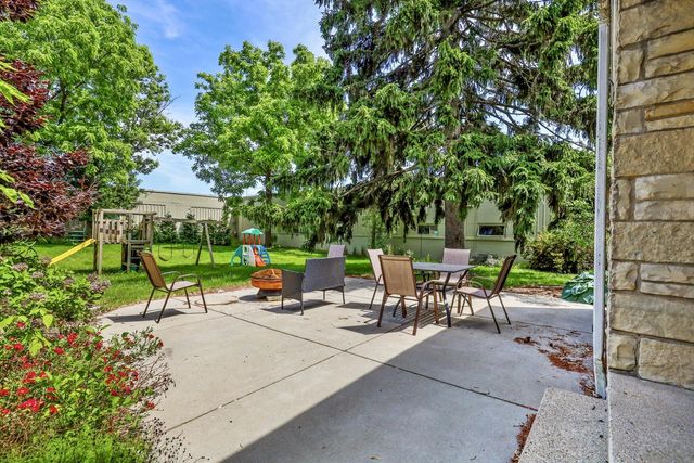 129 S Jackson STREET, Elkhorn, WI 53121
