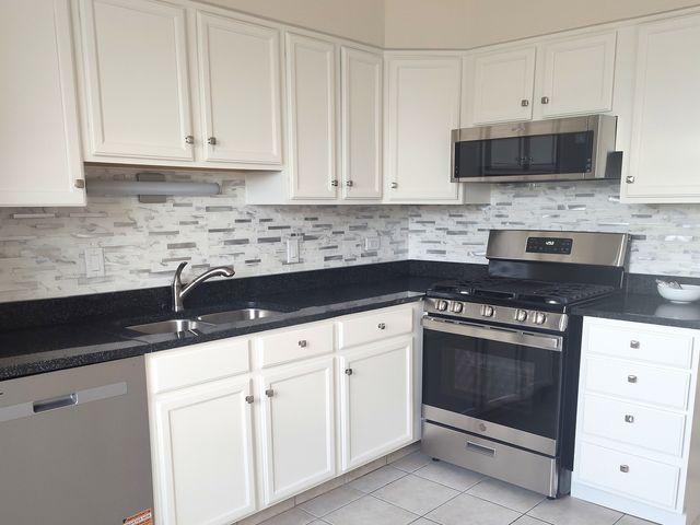 117 Boardwalk Street 2E, Elk Grove Village, IL 60007