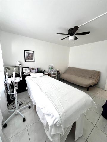 408 Lakeview Dr 102, Weston, FL 33326