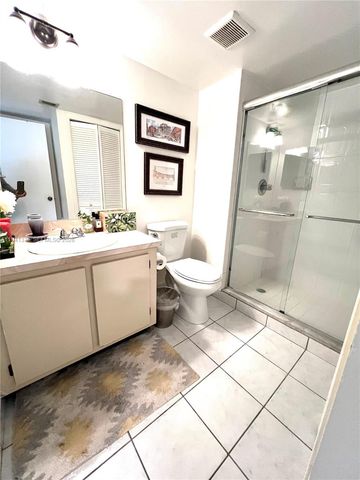 408 Lakeview Dr 102, Weston, FL 33326