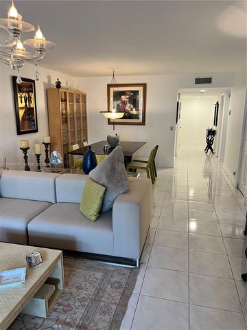 408 Lakeview Dr 102, Weston, FL 33326