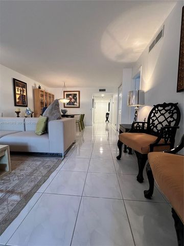 408 Lakeview Dr 102, Weston, FL 33326