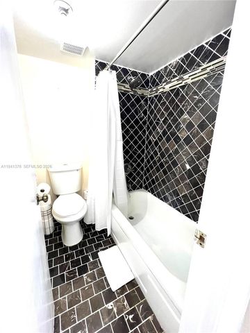 408 Lakeview Dr 102, Weston, FL 33326