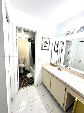 408 Lakeview Dr 102, Weston, FL 33326