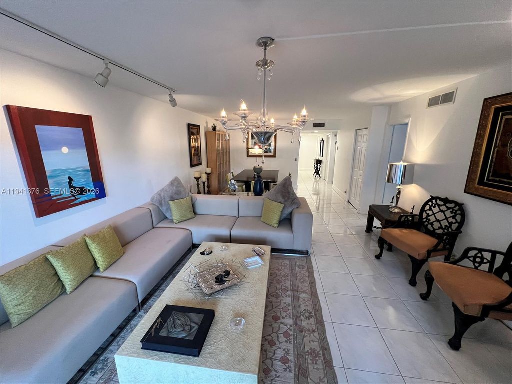 408 Lakeview Dr 102, Weston, FL 33326