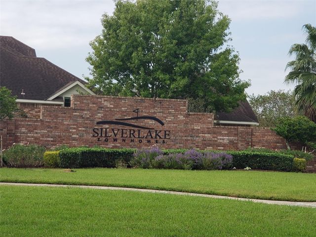 3326 Spring Landing Lane, Pearland, TX 77584