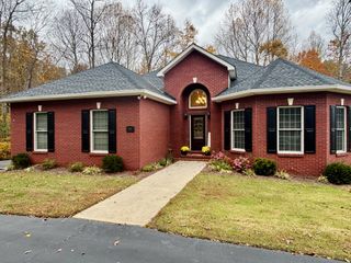 498 Dearman St, Smithville, TN 37166