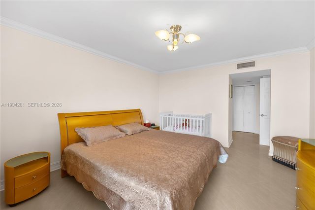 20379 W Country Club Dr 2236, Aventura, FL 33180