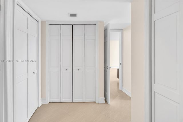 20379 W Country Club Dr 2236, Aventura, FL 33180