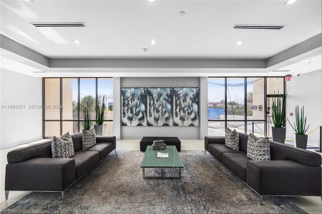 20379 W Country Club Dr 2236, Aventura, FL 33180