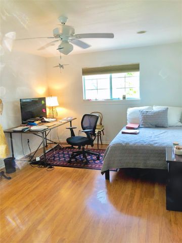 4416 Holt Street, Bellaire, TX 77401