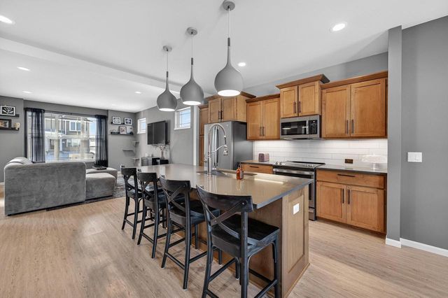 828 Shadowwood Trail, Sun Prairie, WI 53590